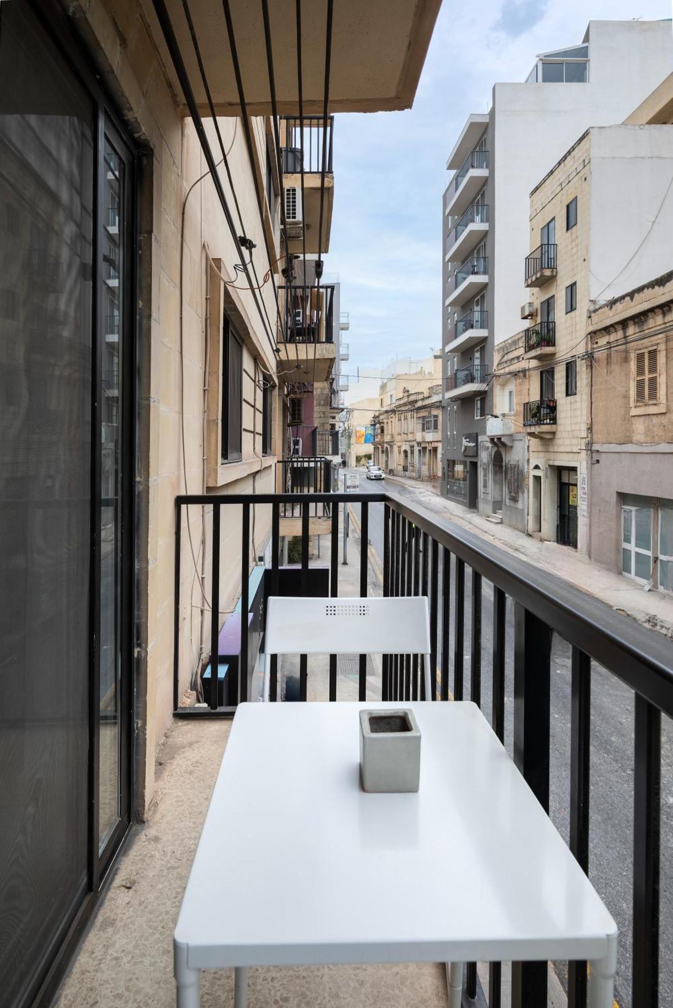 Modern 3 Bedroom & 3 Bathroom Apartment - Near Balluta Bay Saint Julian's 외부 사진